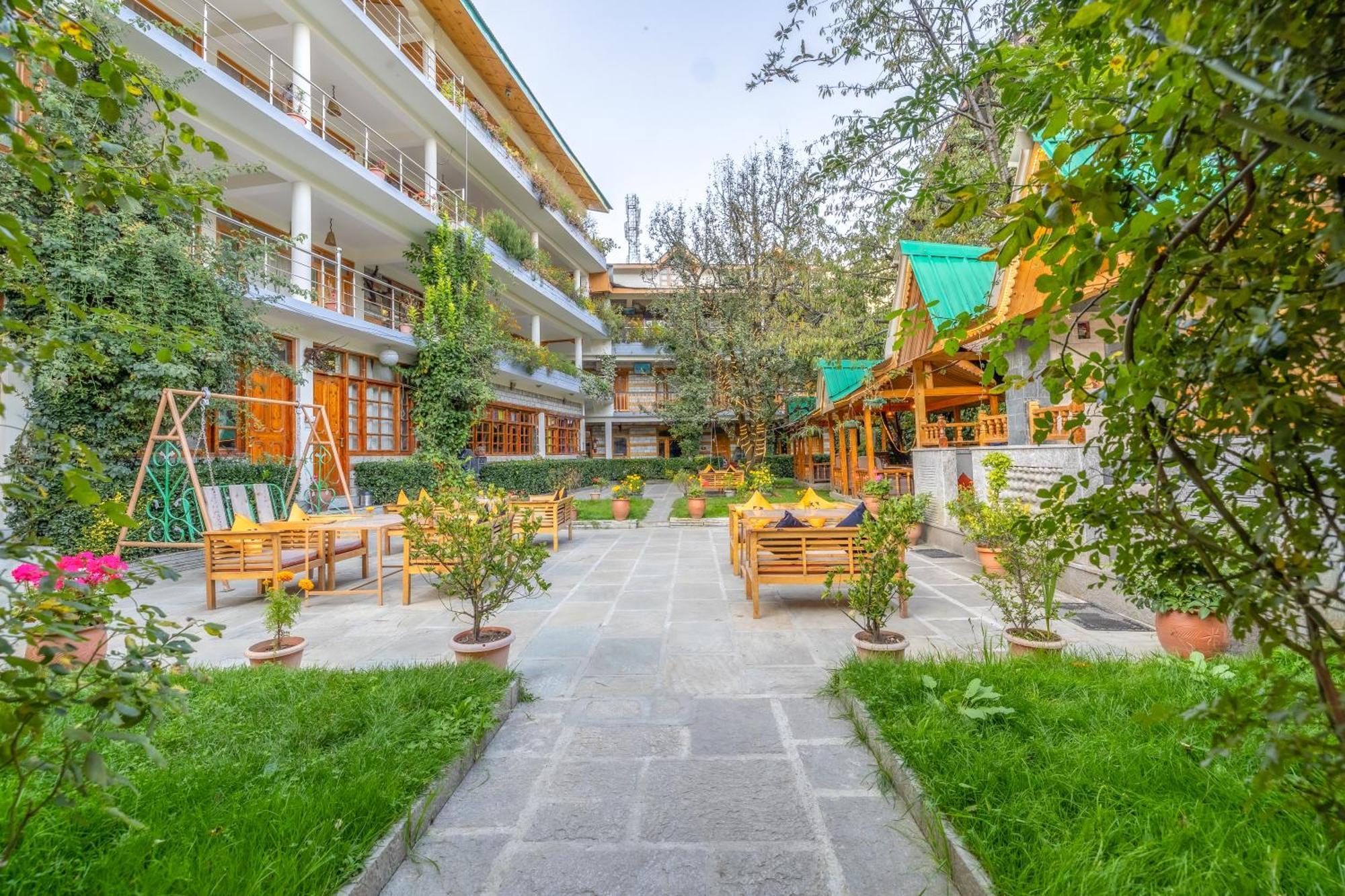 Hotel Hide-In Old Manali Esterno foto