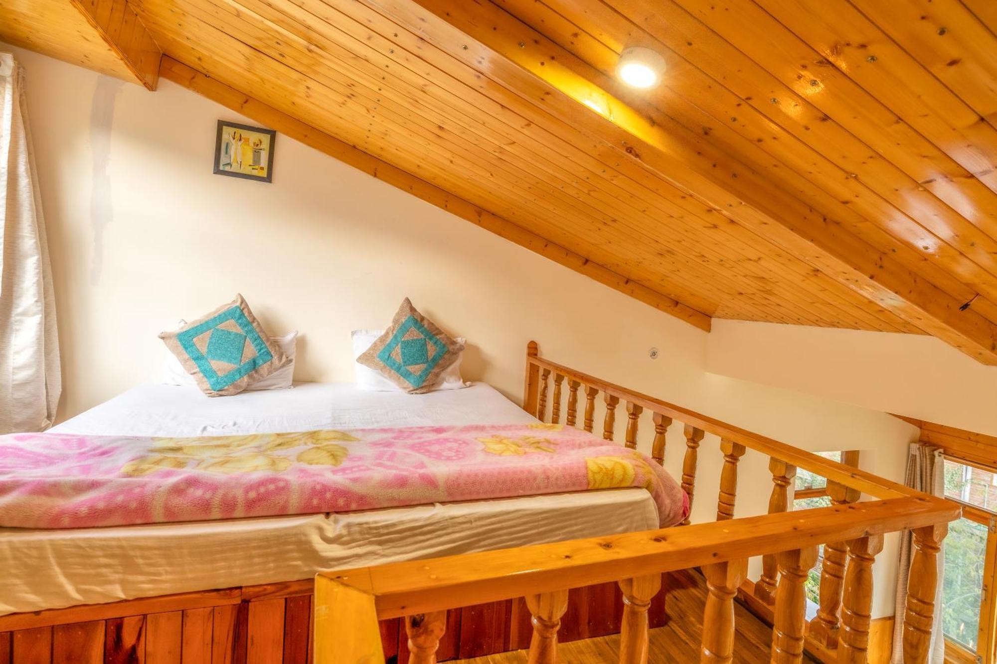 Hotel Hide-In Old Manali Esterno foto